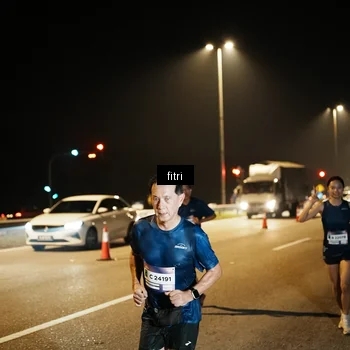 Runner Photo 7492423