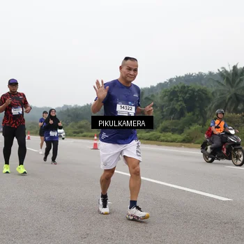 Runner Photo 7492514