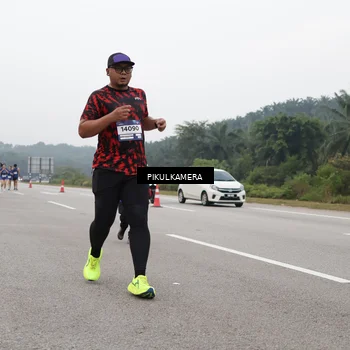Runner Photo 7492530