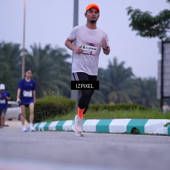 Runner Photo 7492773