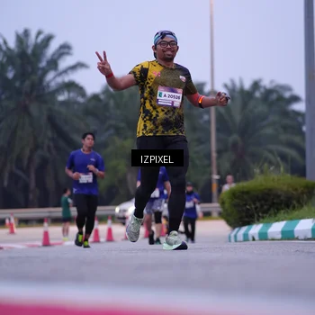 Runner Photo 7493013