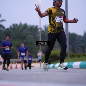 Runner Photo 7493033