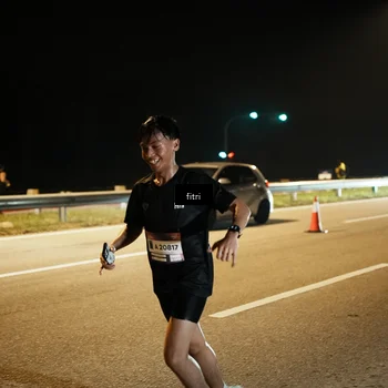 Runner Photo 7493102