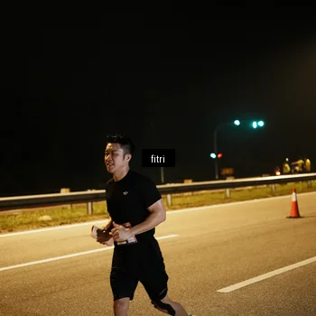 Runner Photo 7493108