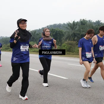Runner Photo 7493116
