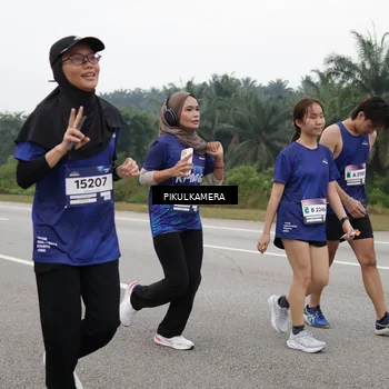 Runner Photo 7493142