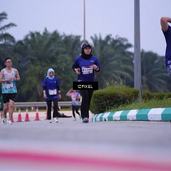 Runner Photo 7493243