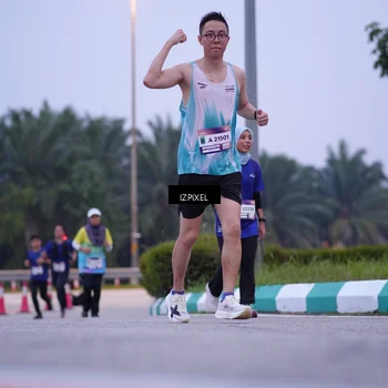 Runner Photo 7493412