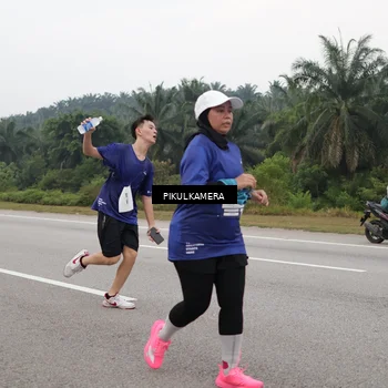 Runner Photo 7493480