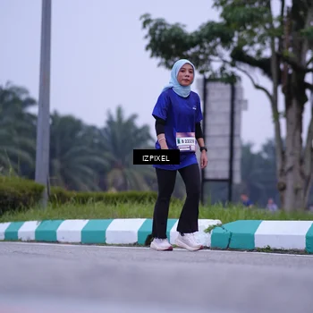Runner Photo 7493512