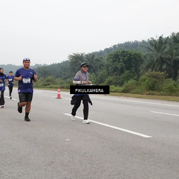 Runner Photo 7493550