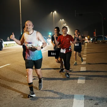 Runner Photo 7493624