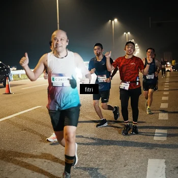 Runner Photo 7493628