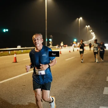 Runner Photo 7493796