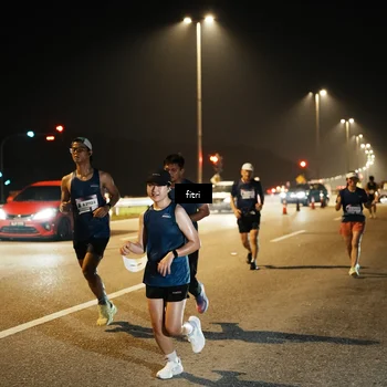 Runner Photo 7493811