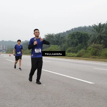 Runner Photo 7493949