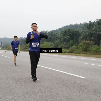 Runner Photo 7493958