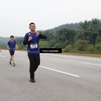 Runner Photo 7493984
