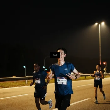 Runner Photo 7494044