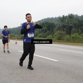 Runner Photo 7494045