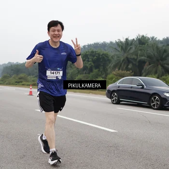Runner Photo 7494398