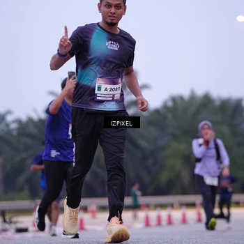 Runner Photo 7494585
