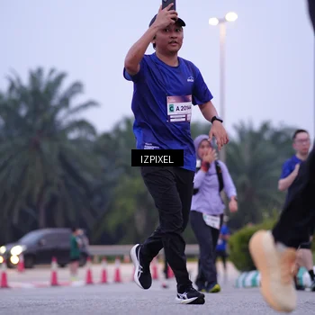 Runner Photo 7494613