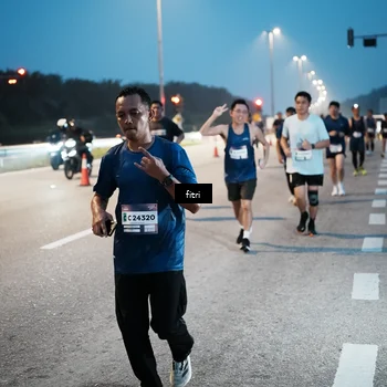 Runner Photo 7494642