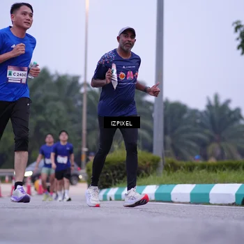 Runner Photo 7494860