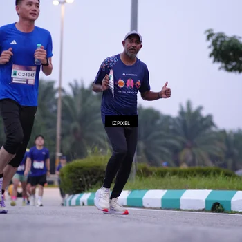 Runner Photo 7494891