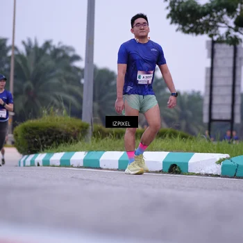 Runner Photo 7495081