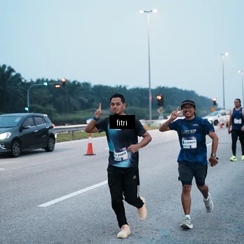 Runner Photo 7495242