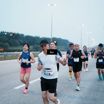 Runner Photo 7495318