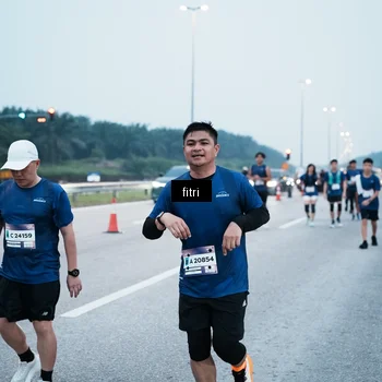 Runner Photo 7495354