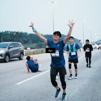 Runner Photo 7495362