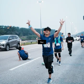 Runner Photo 7495363