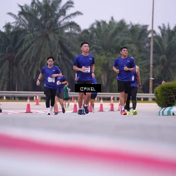 Runner Photo 7495515