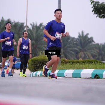 Runner Photo 7495544