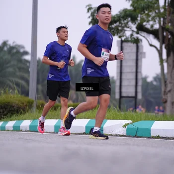 Runner Photo 7495605