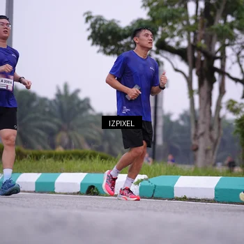 Runner Photo 7495646