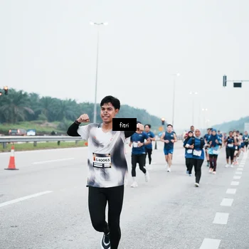 Runner Photo 7495677