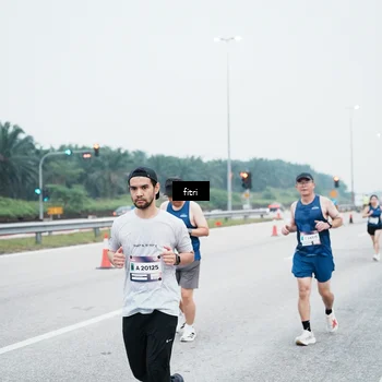 Runner Photo 7495698