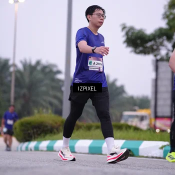 Runner Photo 7495750
