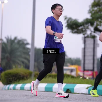 Runner Photo 7495754