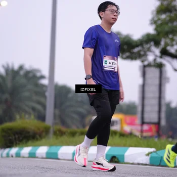 Runner Photo 7495758