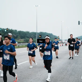 Runner Photo 7495824