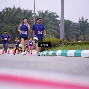 Runner Photo 7495937