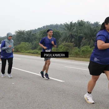 Runner Photo 7496003