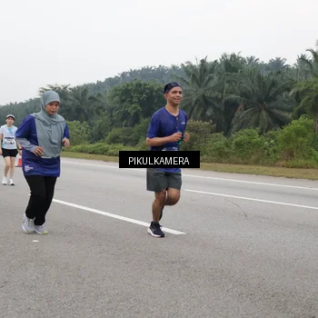 Runner Photo 7496011