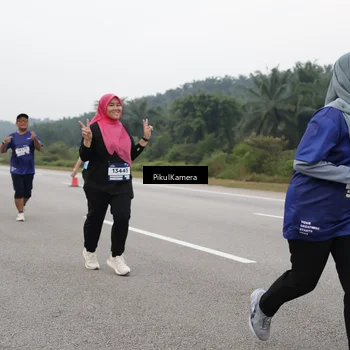 Runner Photo 7496024